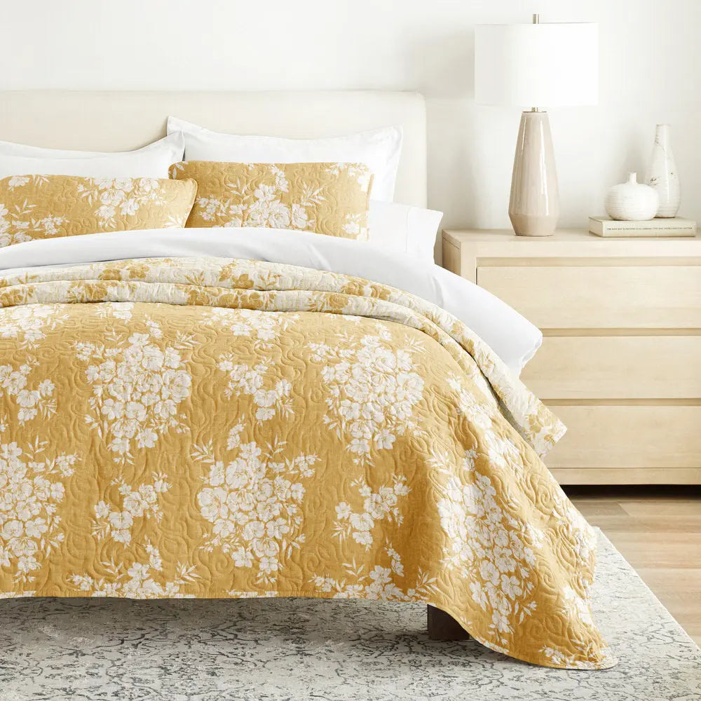 Distressed Bouquet Quilted Coverlet Set 3-Piece — Reversible Coverlet + 2 Pillow Shams, Lightweight Floral Bedding
