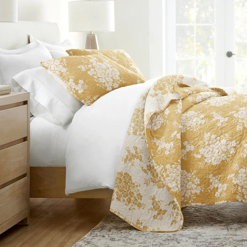 Distressed Bouquet Quilted Coverlet Set 3-Piece — Reversible Coverlet + 2 Pillow Shams, Lightweight Floral Bedding