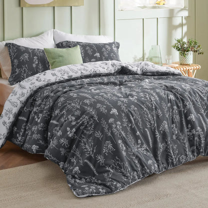 Soft Floral Reversible Comforter Set 3-Piece — Cute Botanical Flowers Bed Set with 2 Pillow Shams, Cozy Home Gift