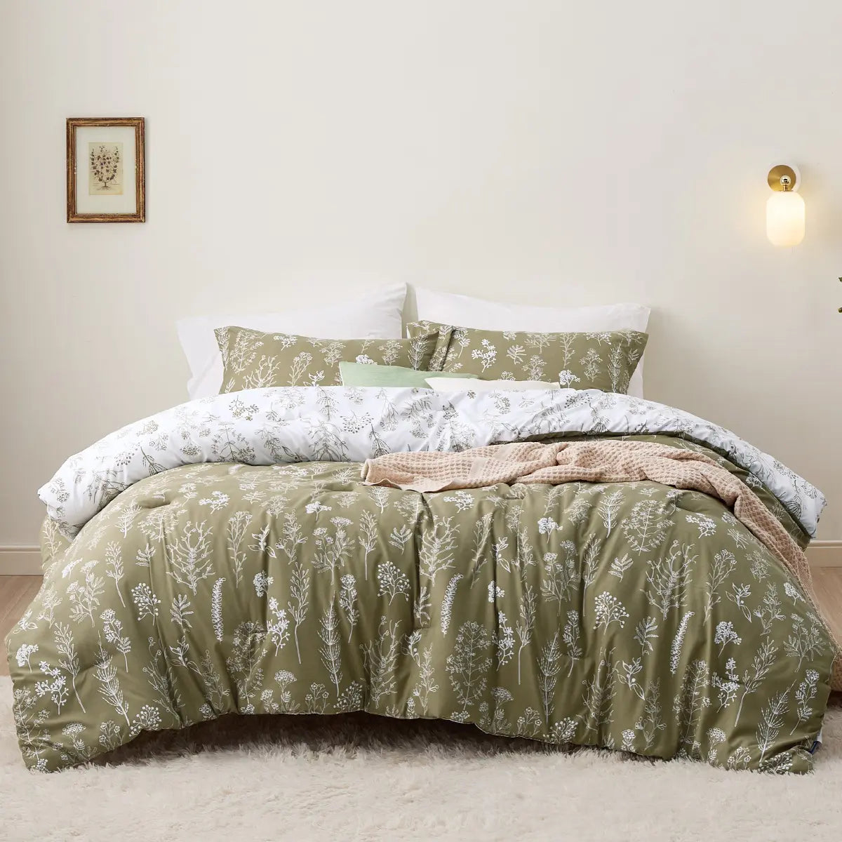 Soft Floral Reversible Comforter Set 3-Piece — Cute Botanical Flowers Bed Set with 2 Pillow Shams, Cozy Home Gift