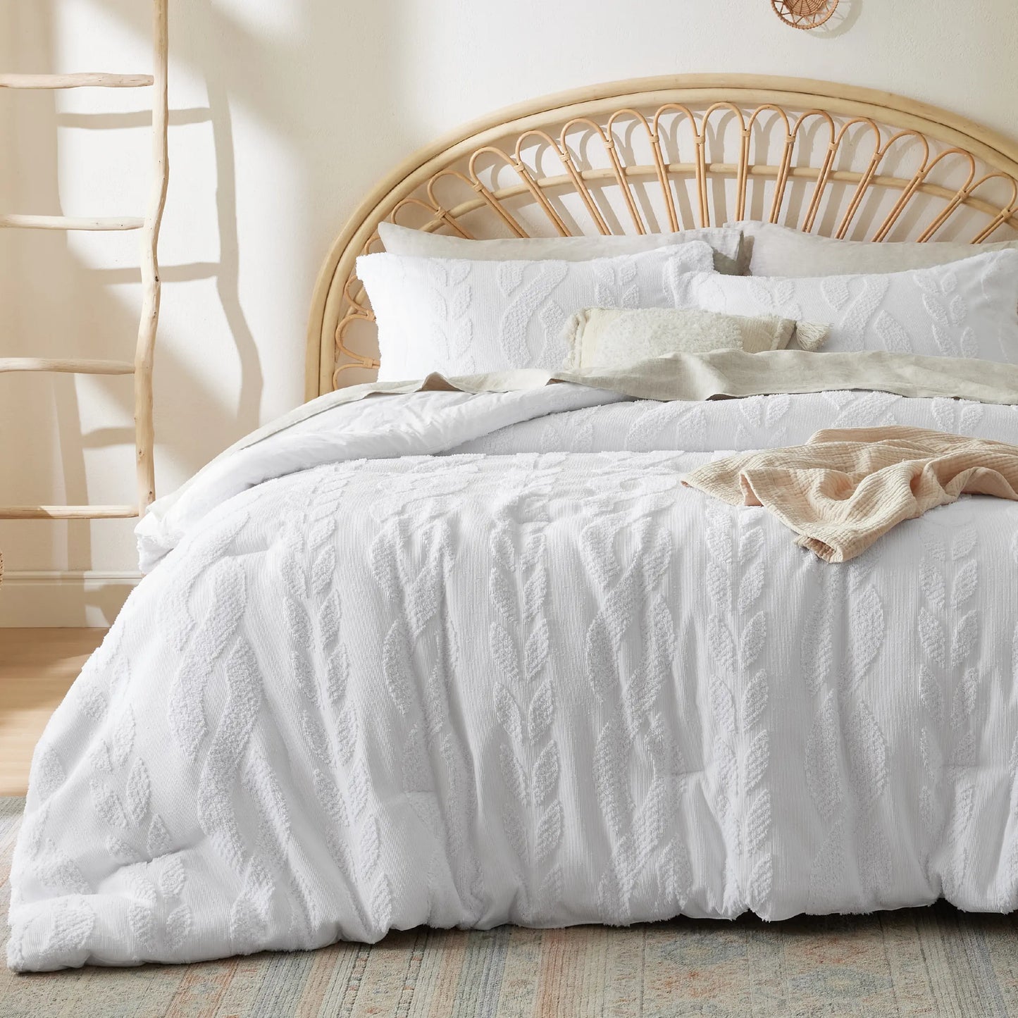 Ultra-Soft Bohemian Quilted Comforter Set – 3-Piece Breathable Bedding with 2 Matching Pillowcases