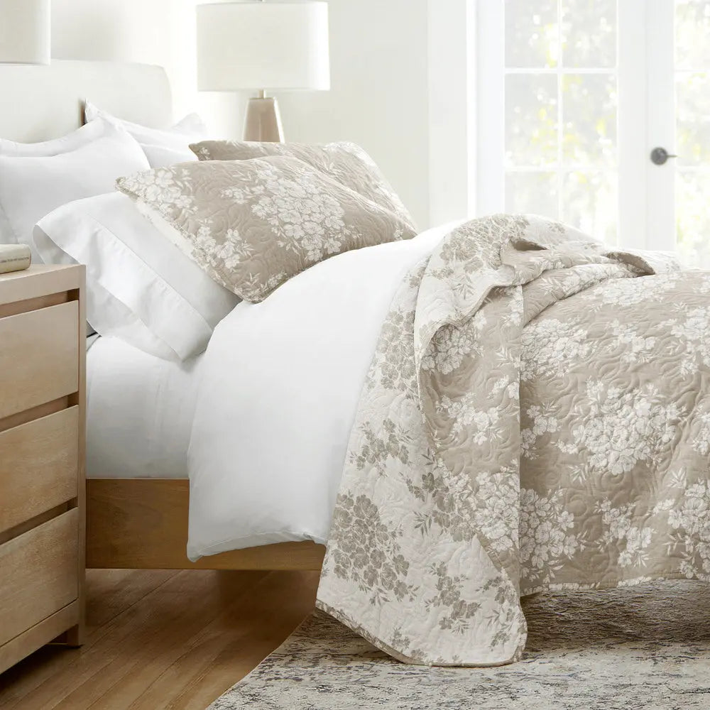 Distressed Bouquet Quilted Coverlet Set 3-Piece — Reversible Coverlet + 2 Pillow Shams, Lightweight Floral Bedding